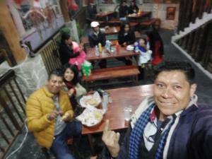 Cantando en compañía de LA FOGOSITA INTERNACIONAL.